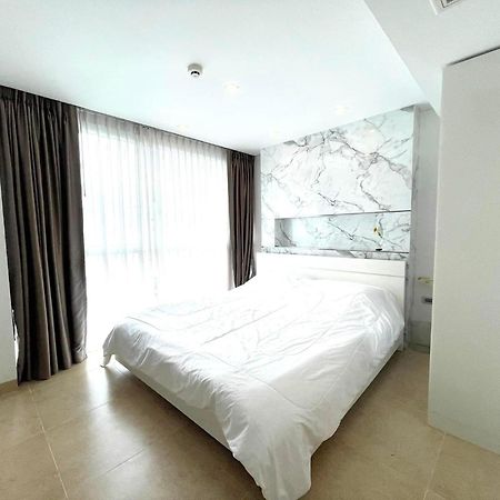 2 Bedrooms Near Pattaya Beach Bagian luar foto